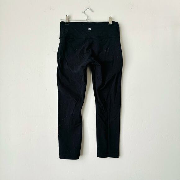 Lululemon color black Cropped Leggings size 4 21” - Picture 1 of 10